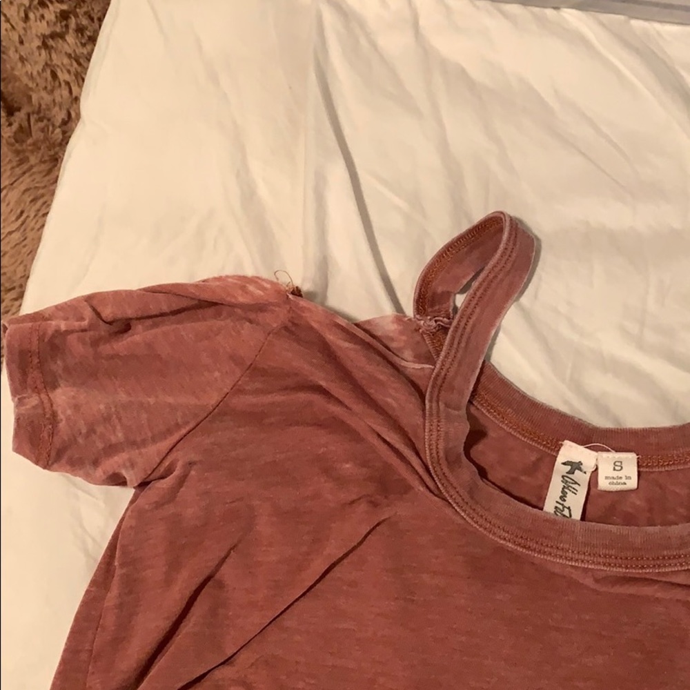 off the shoulders shirt - Picture 3 of 3